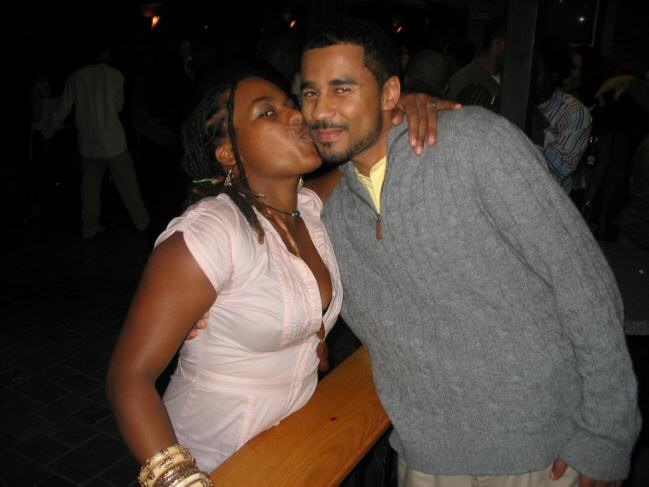 Davidi receives a kiss from a krioula